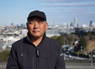 楠井章裕
